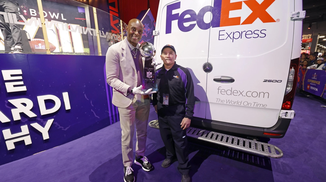 fedex delivers the vince lombardi trophy to las vegas ahead of super bowl lviii